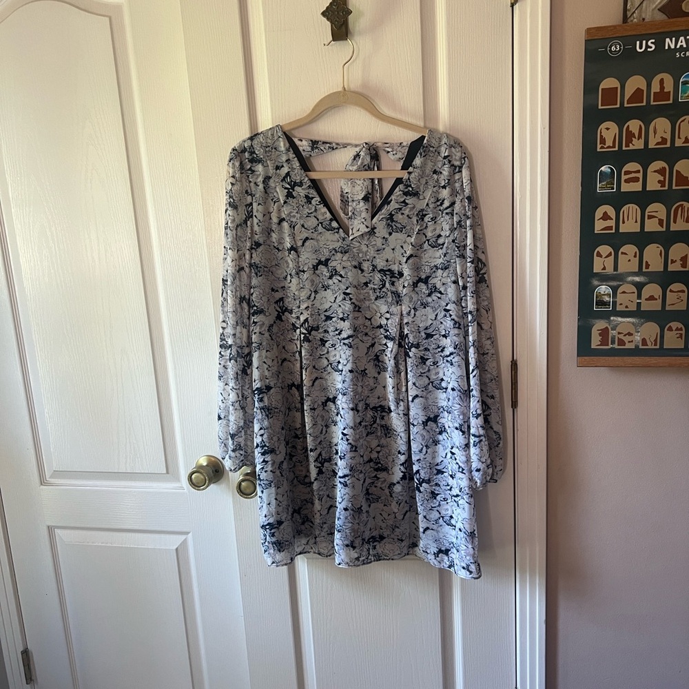 BCBGeneration blue and White dress